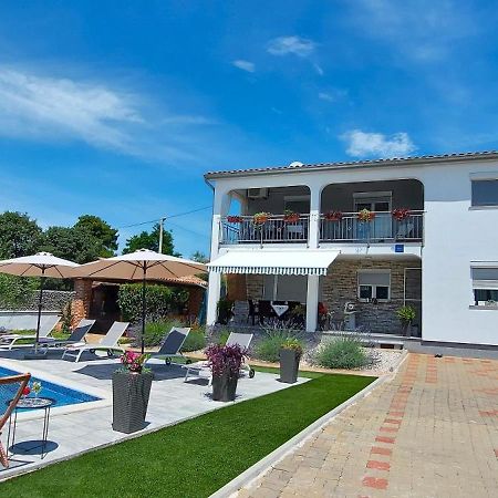 Apartments Katarina โปเรช ภายนอก รูปภาพ