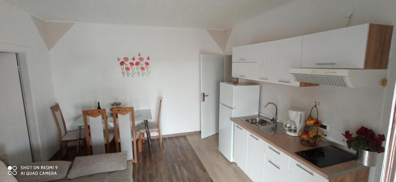 Apartments Katarina โปเรช ภายนอก รูปภาพ