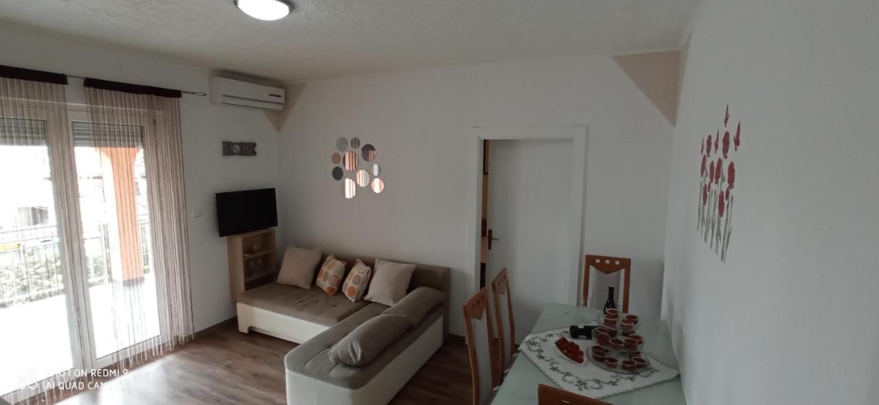 Apartments Katarina โปเรช ภายนอก รูปภาพ