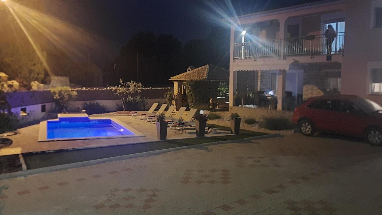 Apartments Katarina โปเรช ภายนอก รูปภาพ