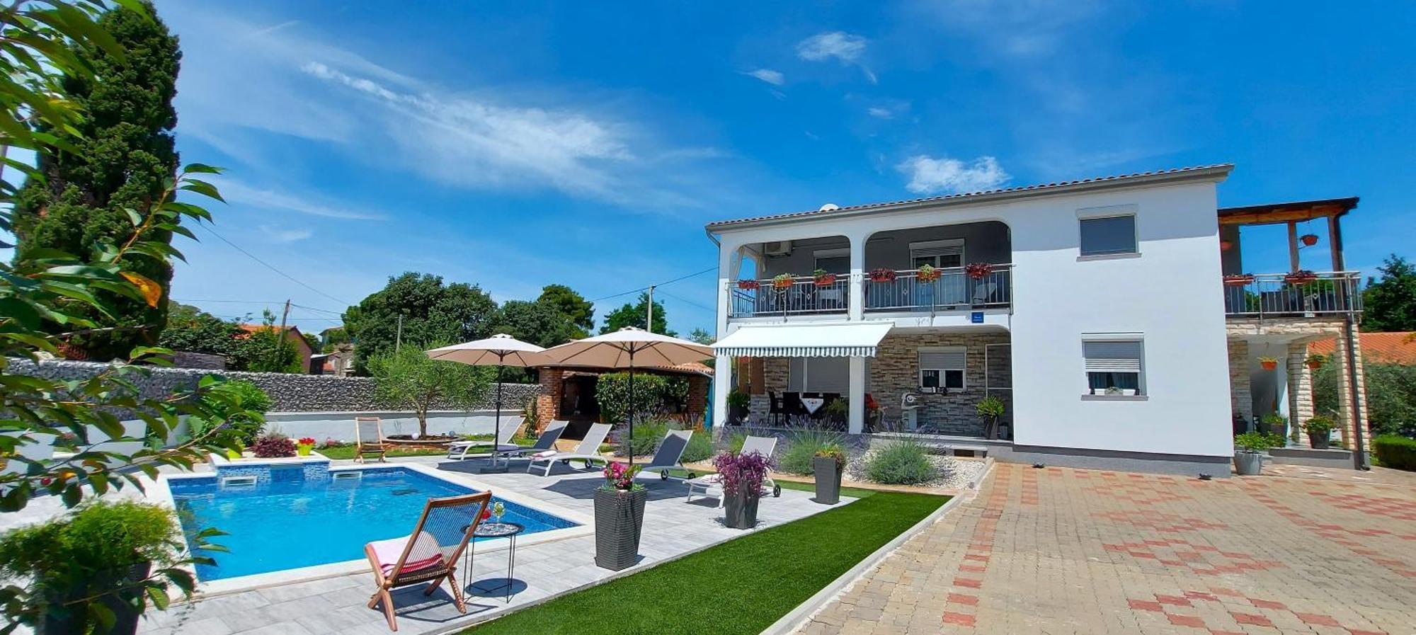 Apartments Katarina โปเรช ภายนอก รูปภาพ