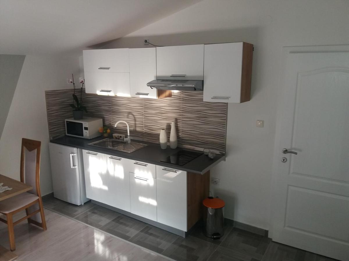 Apartments Katarina โปเรช ภายนอก รูปภาพ
